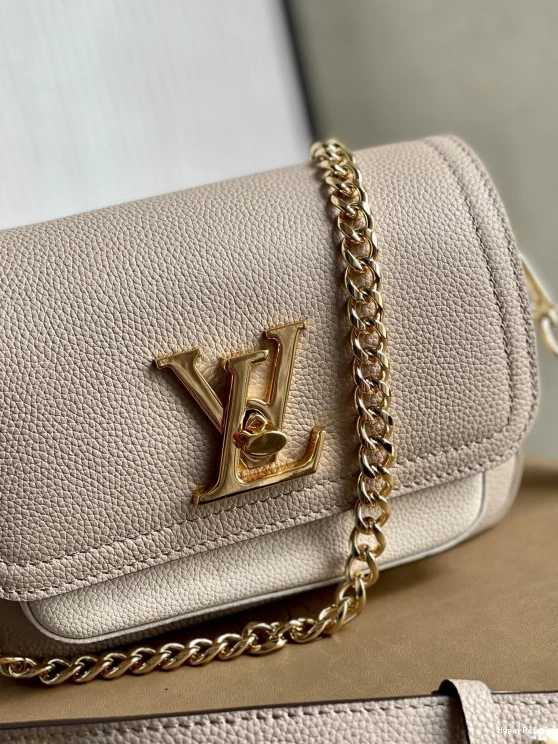 LOUIS VUITTON TENDER LOCKME 0809